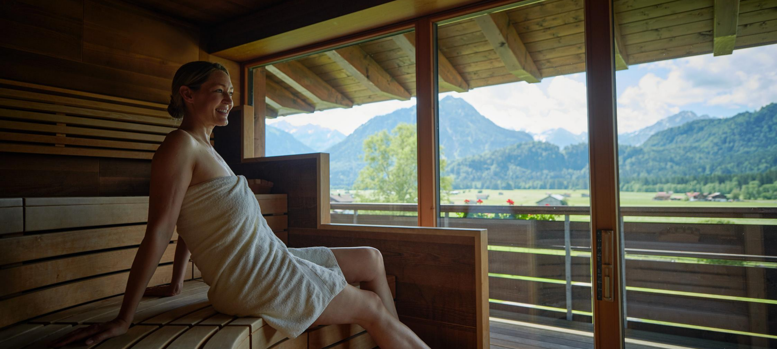 Biosauna mit Bergpanorama im Ladies Spa