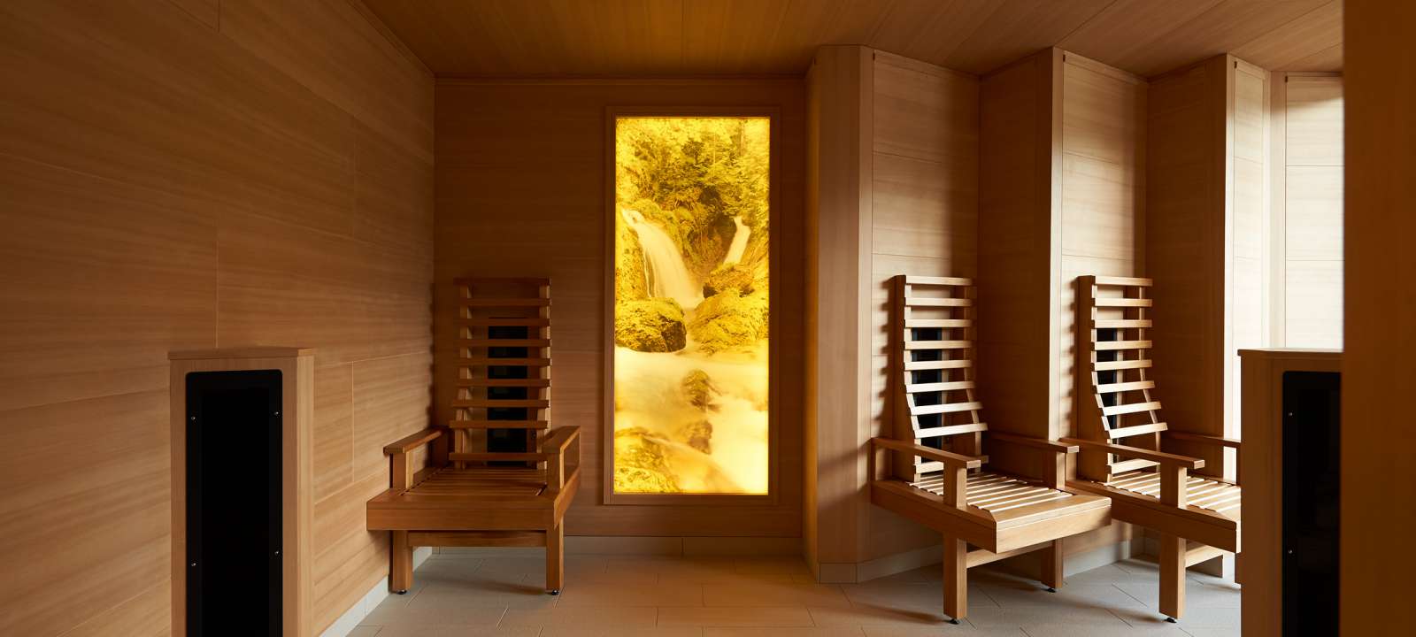 Infrarotsauna im Ladies Spa mit Blick auf die Berge