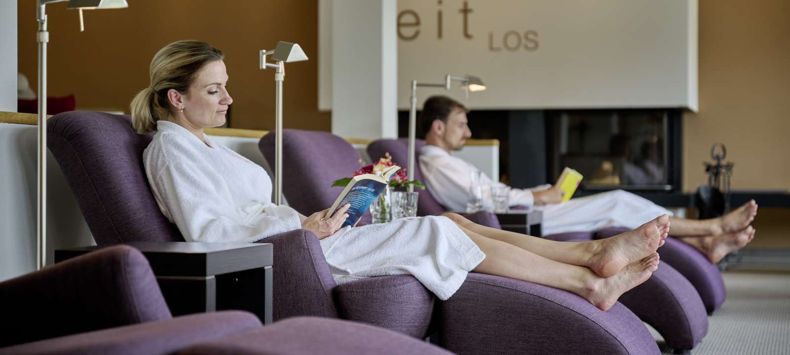 Woman relaxing in the relaxation lounge ZeitLOS