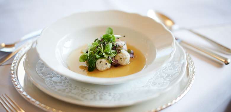 Klare Suppe in Schüles Restaurant