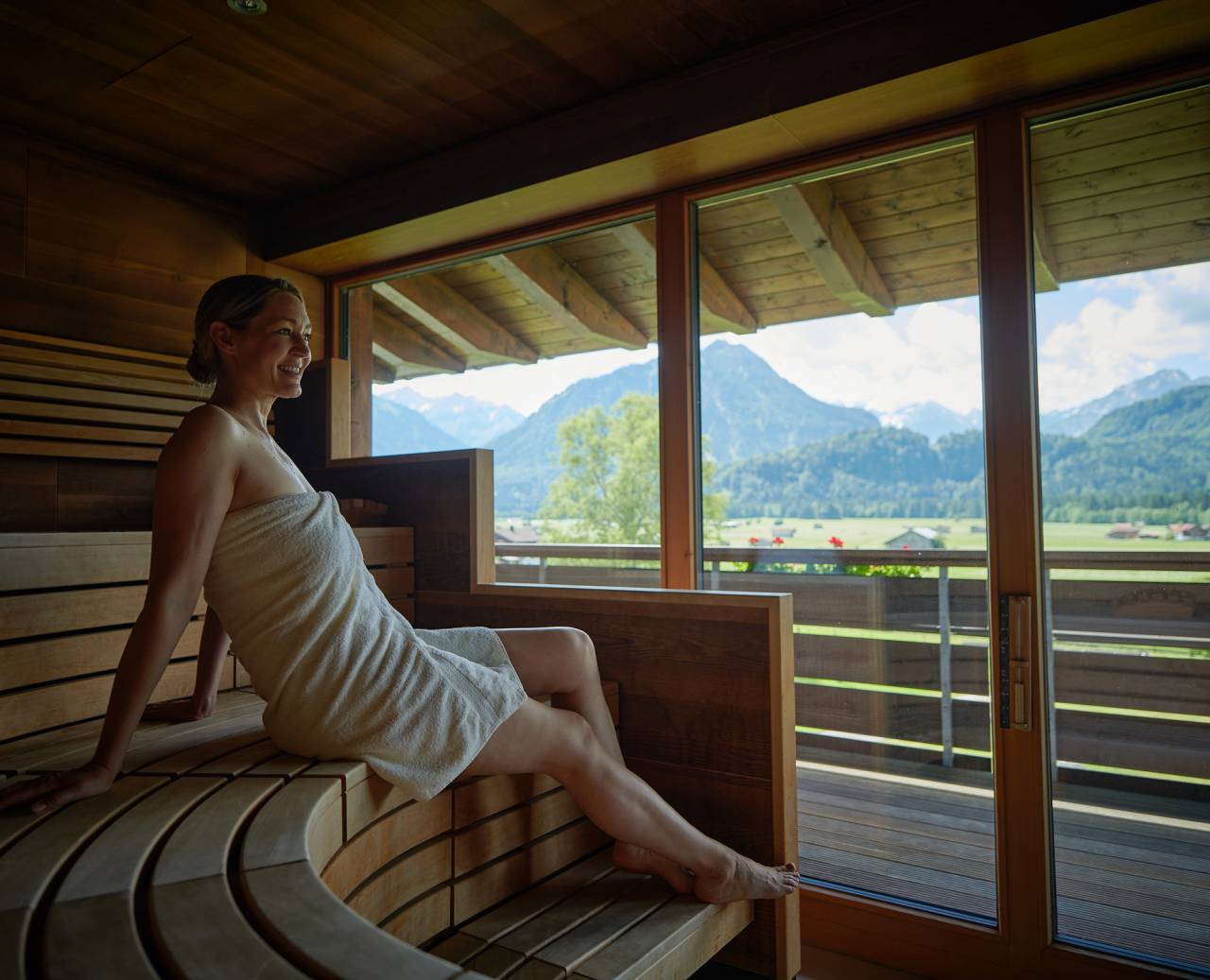 Biosauna im Ladies' Spa mit Panoramablick im Wellnesshotel in Oberstdorf